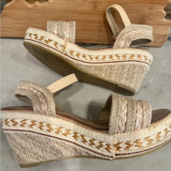 Beige Woven Wedge Sandals with Cork Heel EU 38 US 7.5 conversion - Picture 8 of 16